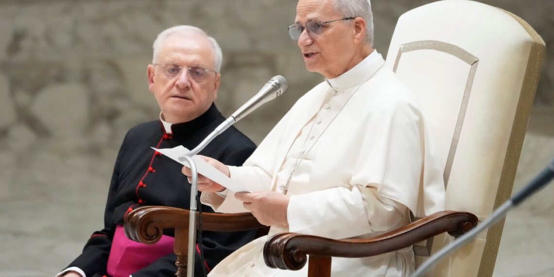 León XIV pide cesar el uso indiscriminado de la fuerza y ​​el desplazamiento forzado en Gaza