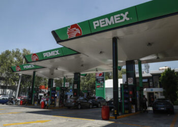 Sheinbaum afirma que desabasto de gasolina en CDMX y otros estados “ya se resolvió”