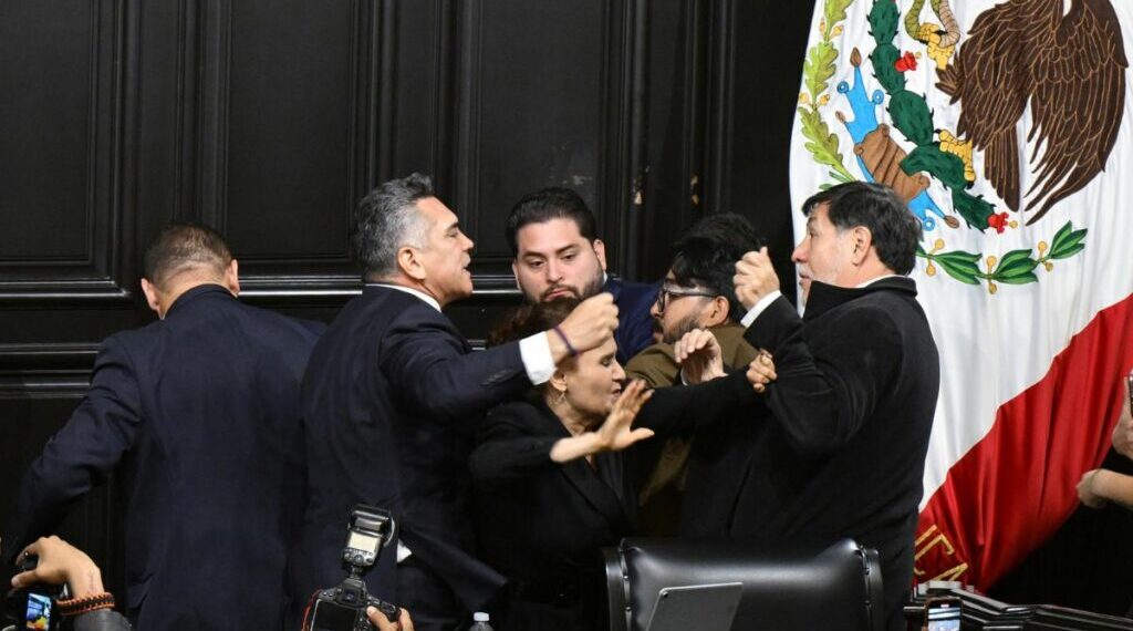 Congreso discutirá resolución tras pelea entre “Alito” y Noroña