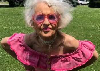Baddie Winkle muere a los 97 años; así rompió estereotipos la influencer con su estilo único