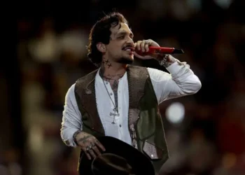 Gritan a Nodal “Cazzu” en concierto de la UANL: ¿el público rechazó ver a Ángela Aguilar?