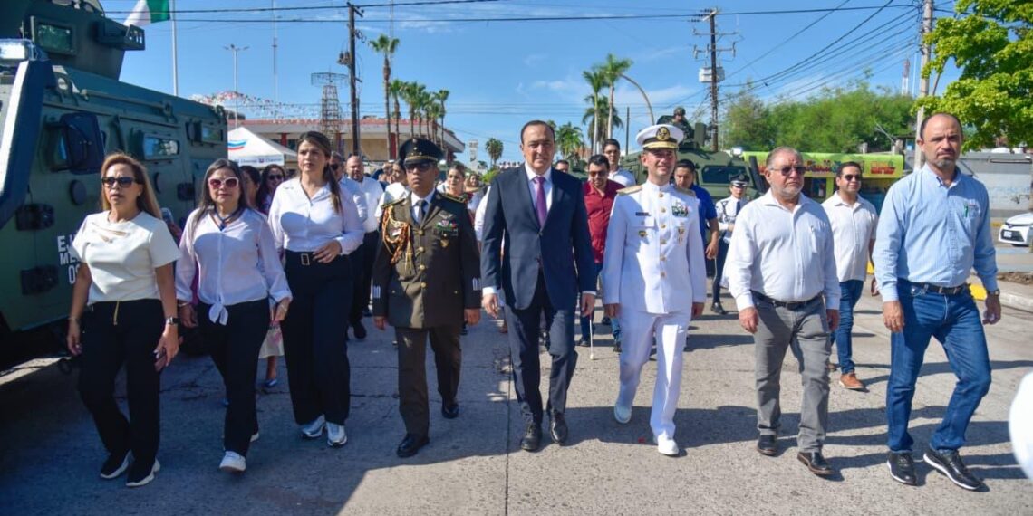Lucido Desfile Cívico Militar del 215 Aniversario de la Independencia de México en Los Mochis