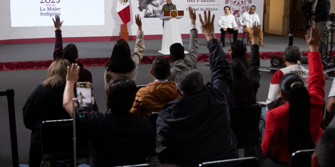 Inversión educativa histórica: 1.1 billones de pesos en 2026 para Educación Básica, Media y Superior, becas e infraestructura