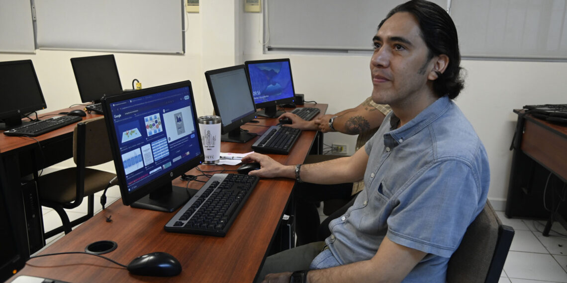 200 pueblos desplazados para construir las presas en Sinaloa fueron hacinados en apenas 18 nuevas localidades, revela investigador de la UAS