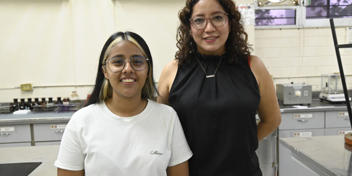 Karen Daniela, alumna de la Escuela Colombiana de Carreras Industriales, realiza una estancia académica en la Facultad de Biología de la UAS