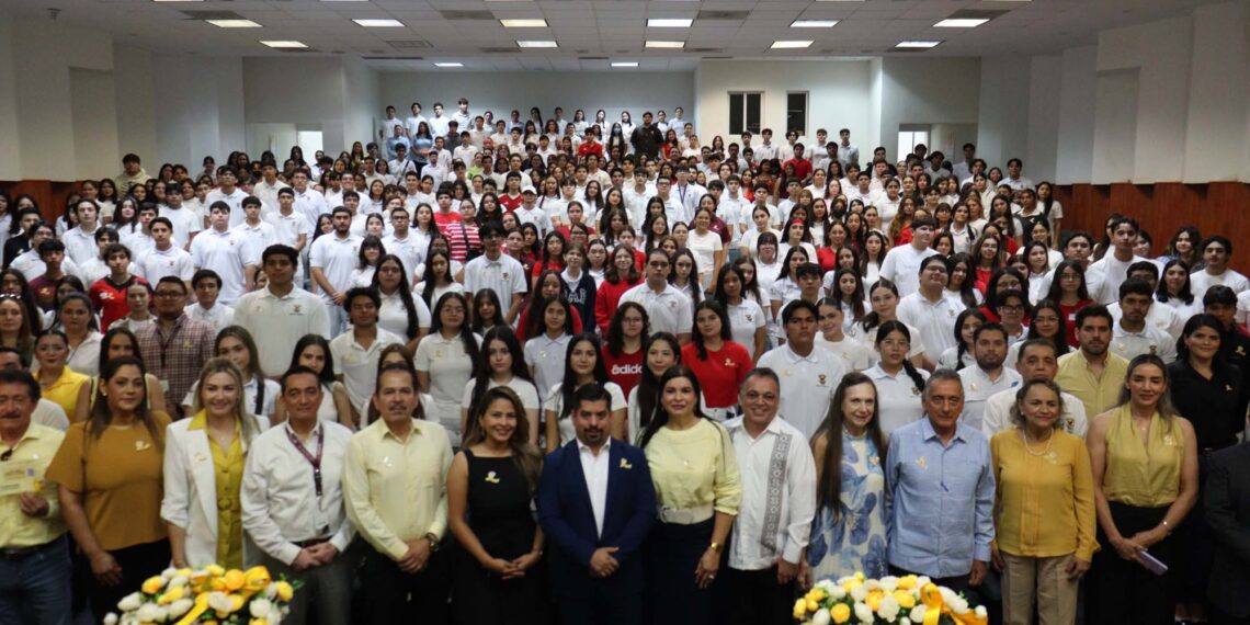 Estudiantes universitarios se sensibilizan sobre la importancia de la detección oportuna del cáncer infantil a través de la Jornada Académica de Medicina