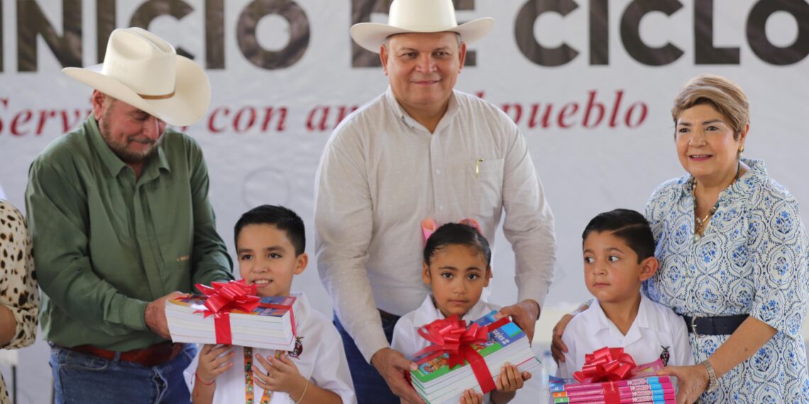 La alcaldesa de Guasave encabeza inicio de Ciclo Escolar 2025-2026: “invertir en educación, es invertir en el progreso”
