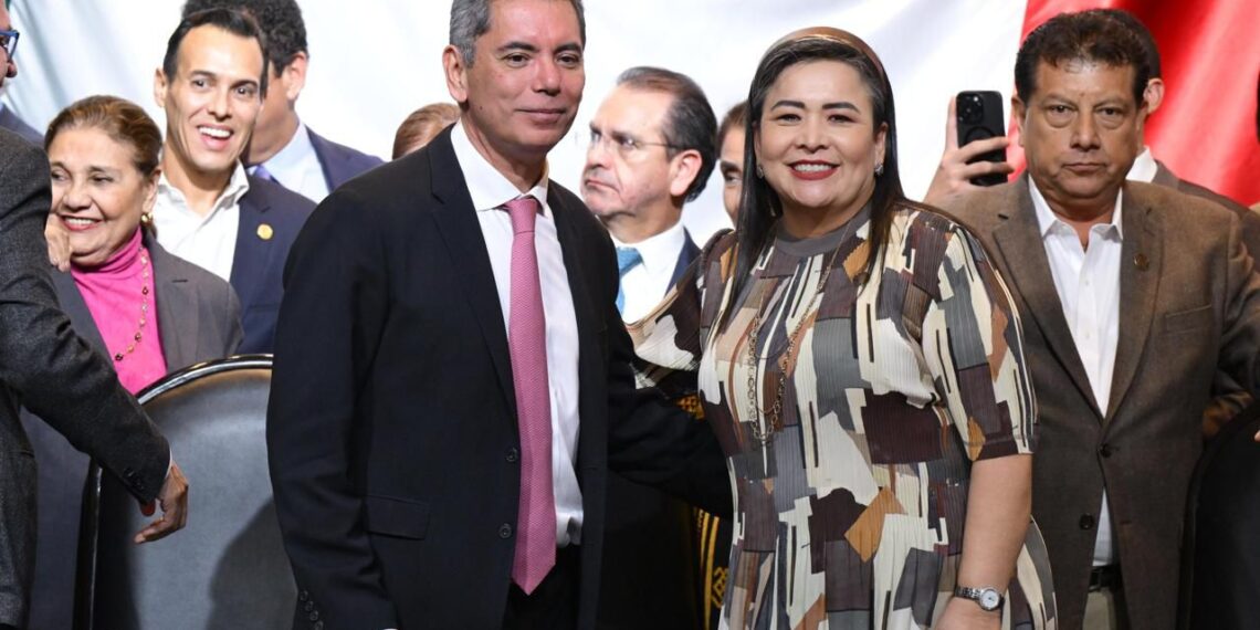 Diputada Ana Ayala participa en la recepción del Paquete Económico 2026 en la Cámara de Diputados