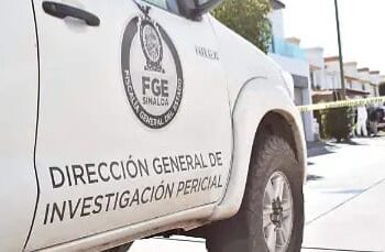 Unidad de Servicios Periciales sufre accidente en Los Mochis; peritos resultan ilesos