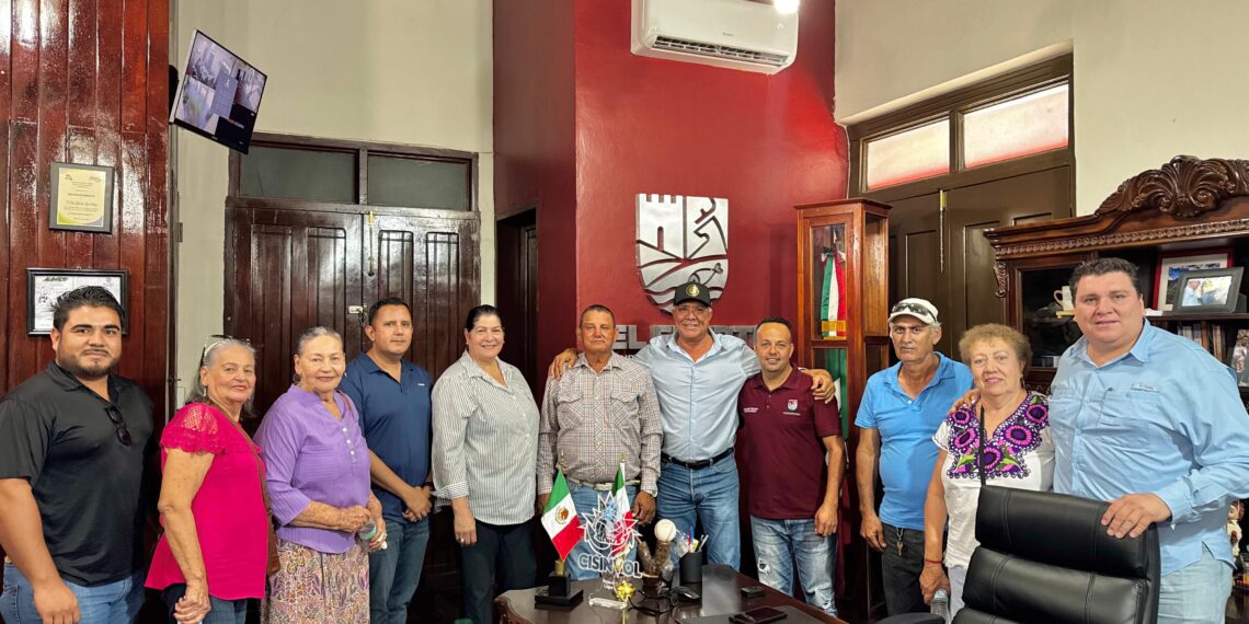 Gobierno de El Fuerte y habitantes de La Constancia acuerdan acciones para mejorar infraestructura comunitaria