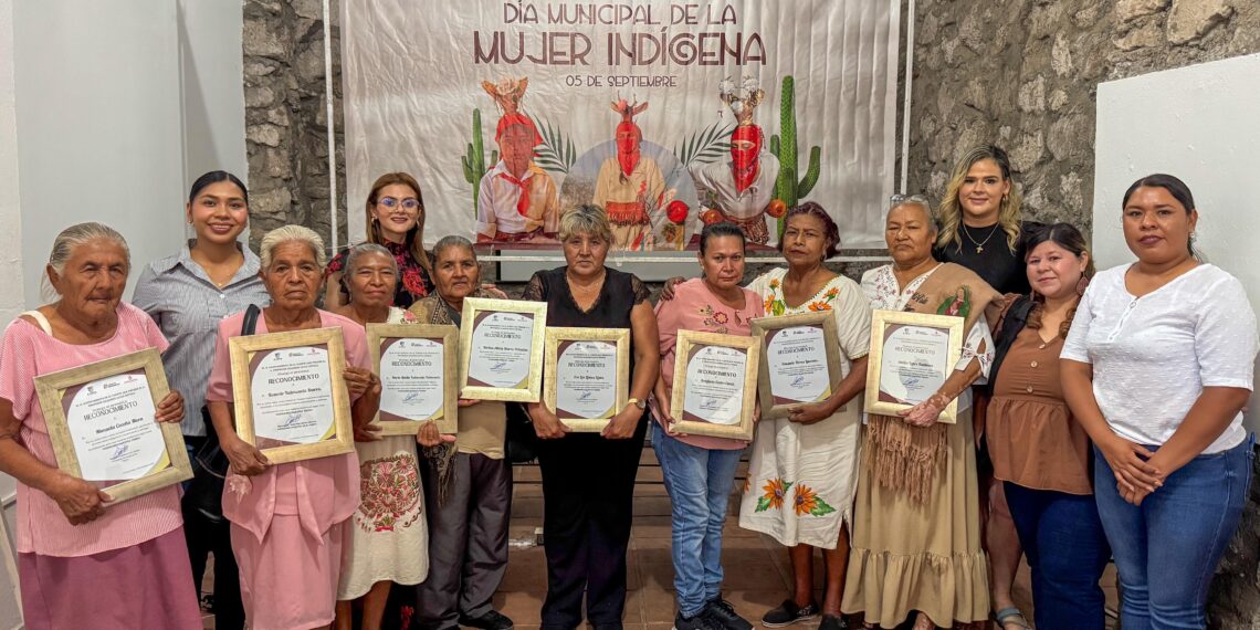 Gobierno de El Fuerte reconoce a mujeres indígenas del municipio