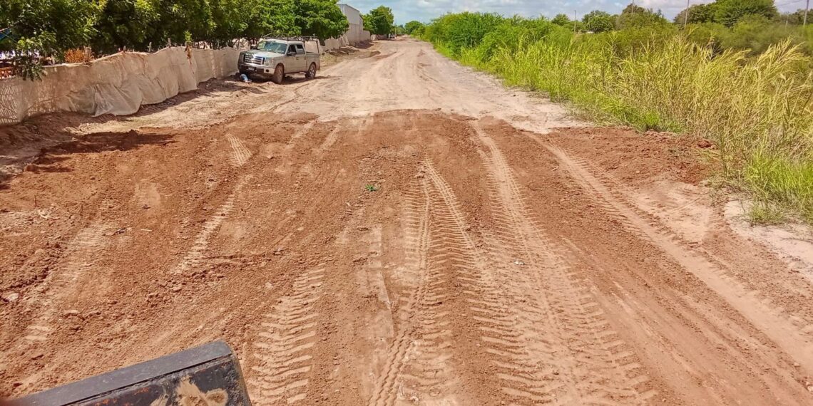 Gobierno de El Fuerte brinda atención inmediata a reporte de socavón en Las Panguitas y Kilómetro 19