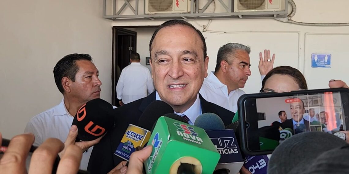 Tráiler cae en socavón; alcalde advierte sobre tráfico pesado y ya revisan drenaje para evitar nuevos colapsos – NR | NOTICIAS