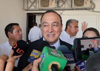 Tráiler cae en socavón; alcalde advierte sobre tráfico pesado y ya revisan drenaje para evitar nuevos colapsos – NR | NOTICIAS