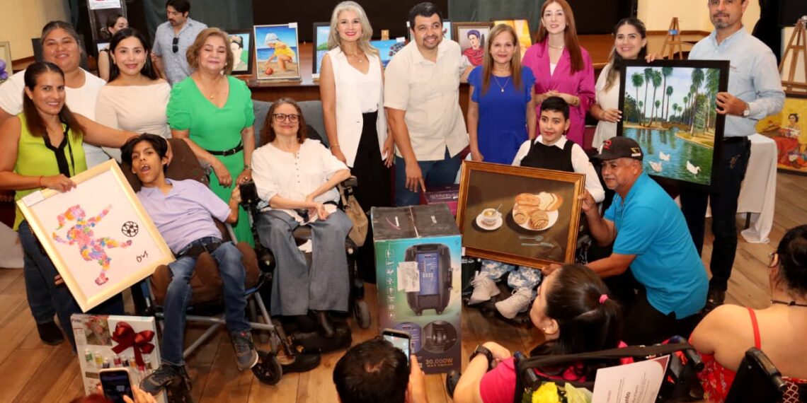 Reconocen a ganadores del Premio Municipal de Pintores con la Boca y con el Pie Ahome 2025