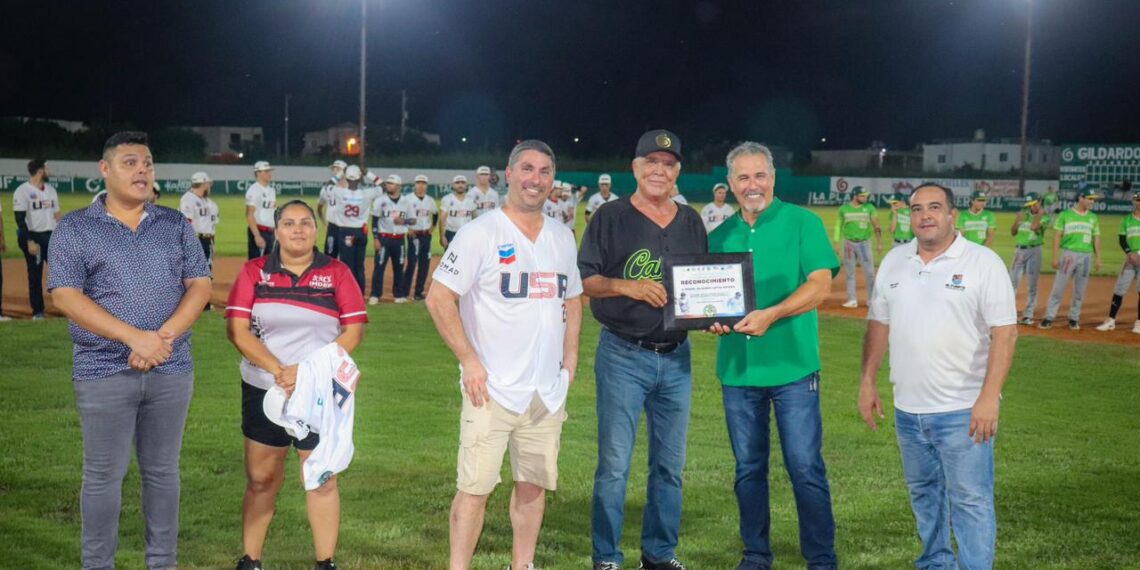 Éxito total el histórico juego de béisbol entre Cañeros de Los Mochis y Team USA en El Fuerte
