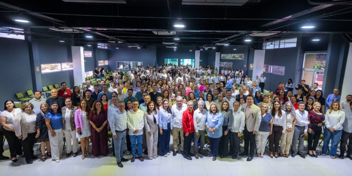 Inaugura Gobernador Rocha maestría en Docencia para elevar calidad de las y los maestros