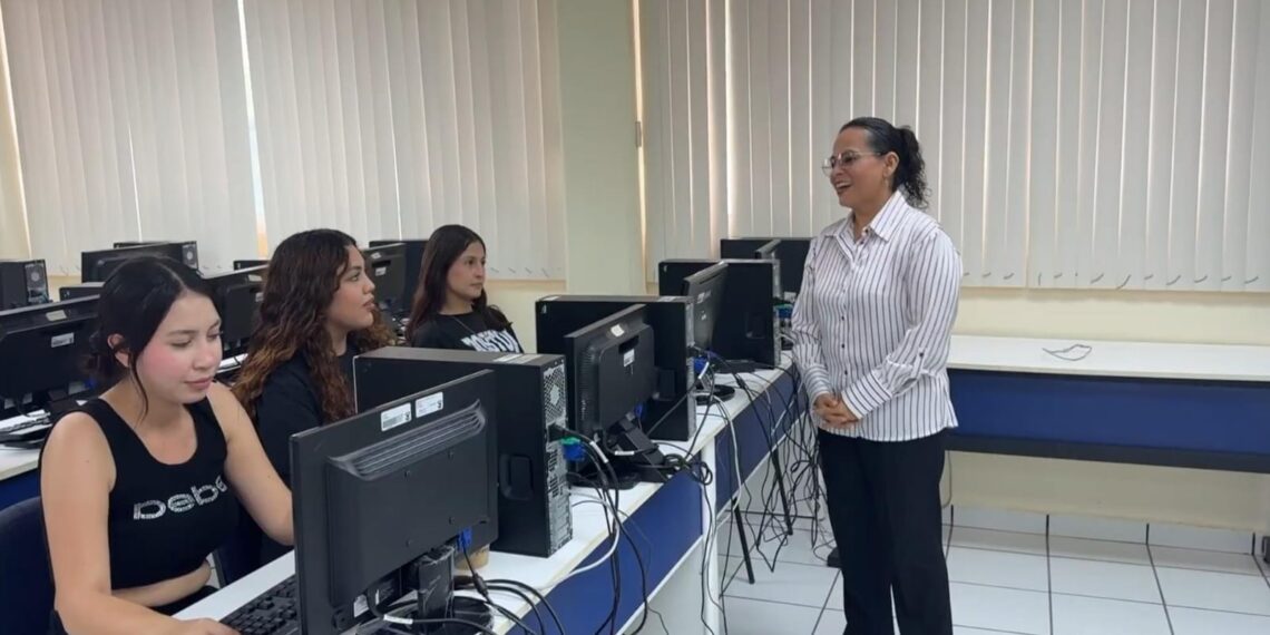 Estudiantes y docentes hacen clase espejo entre la Facultad de Ciencias de la Educación de la UAS y la Universidad Nacional de Catamarca, Argentina