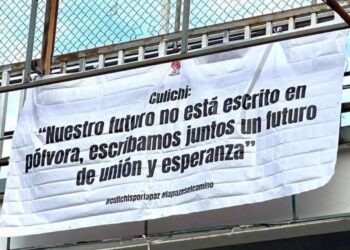 Culiacán amanece con mensajes de paz en sus puentes