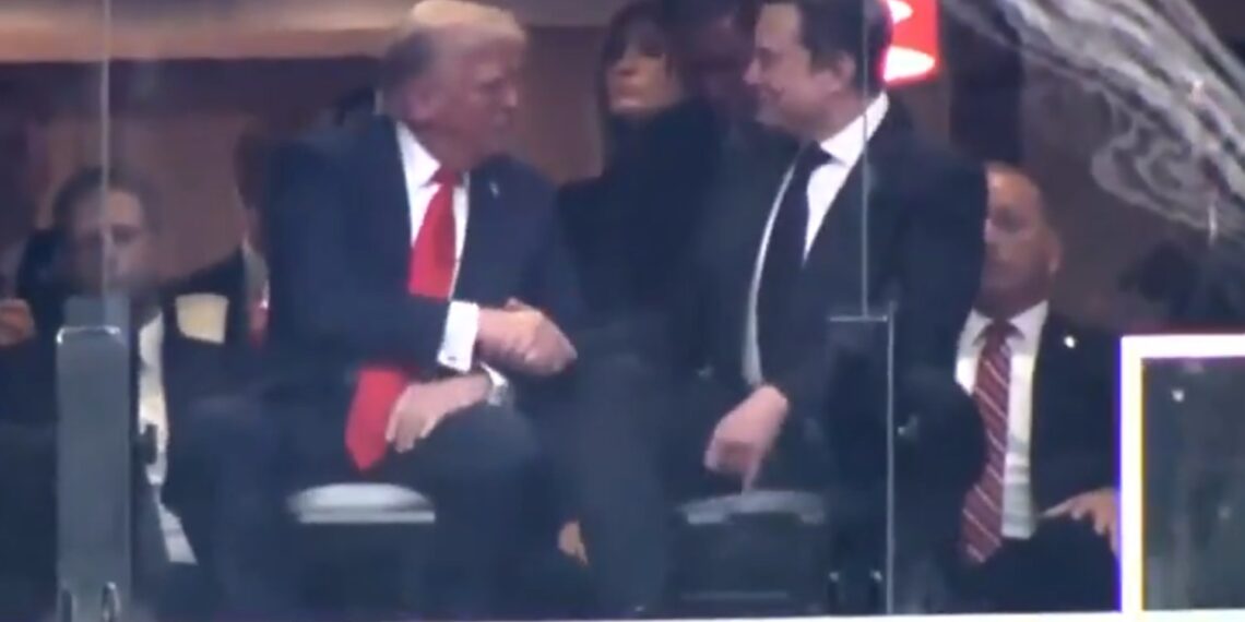 Trump y Musk se dan la mano en el funeral de Charlie Kirk