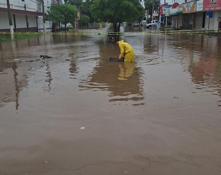 Se activan dependencias municipales en apoyo por remanentes de Raymond