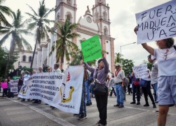 Bloquean la Obregón; exigen pago de primas vacacionales y rechazan reingeniería financiera en la UAS