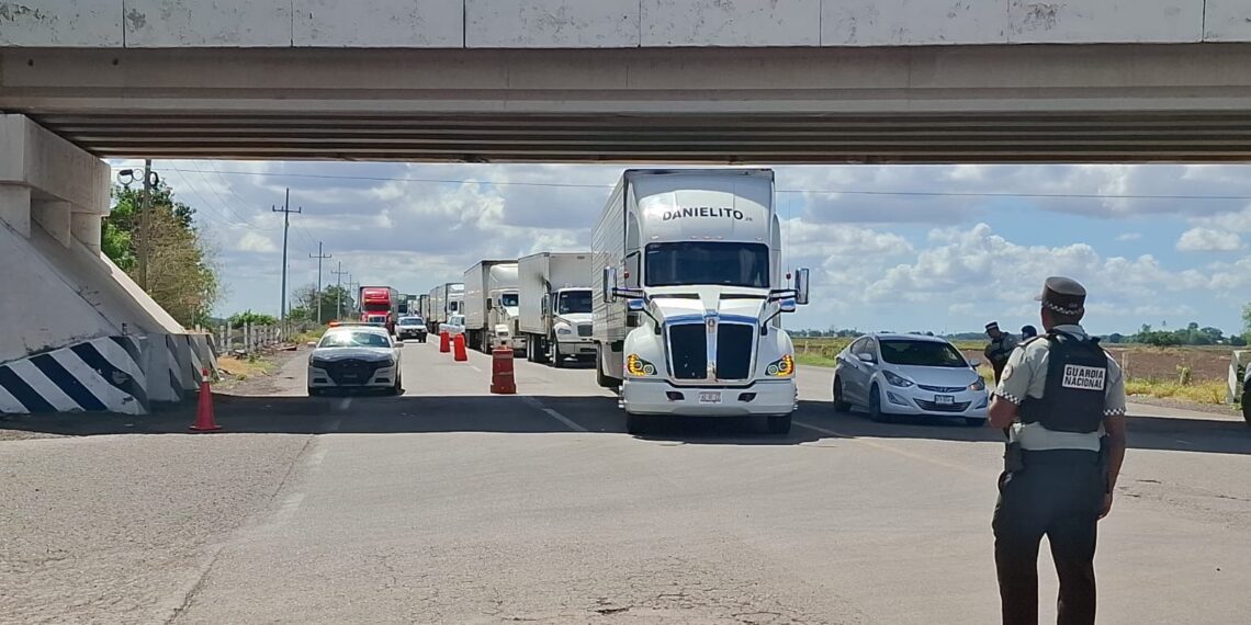 Productores agrícolas bloquean casetas y vialidades en protesta nacional; Sinaloa se suma con fuerza