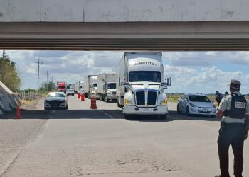 Productores agrícolas bloquean casetas y vialidades en protesta nacional; Sinaloa se suma con fuerza