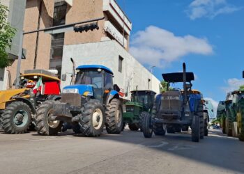 Productores agrícolas bloquean casetas y vialidades en protesta nacional; Sinaloa se suma con fuerza