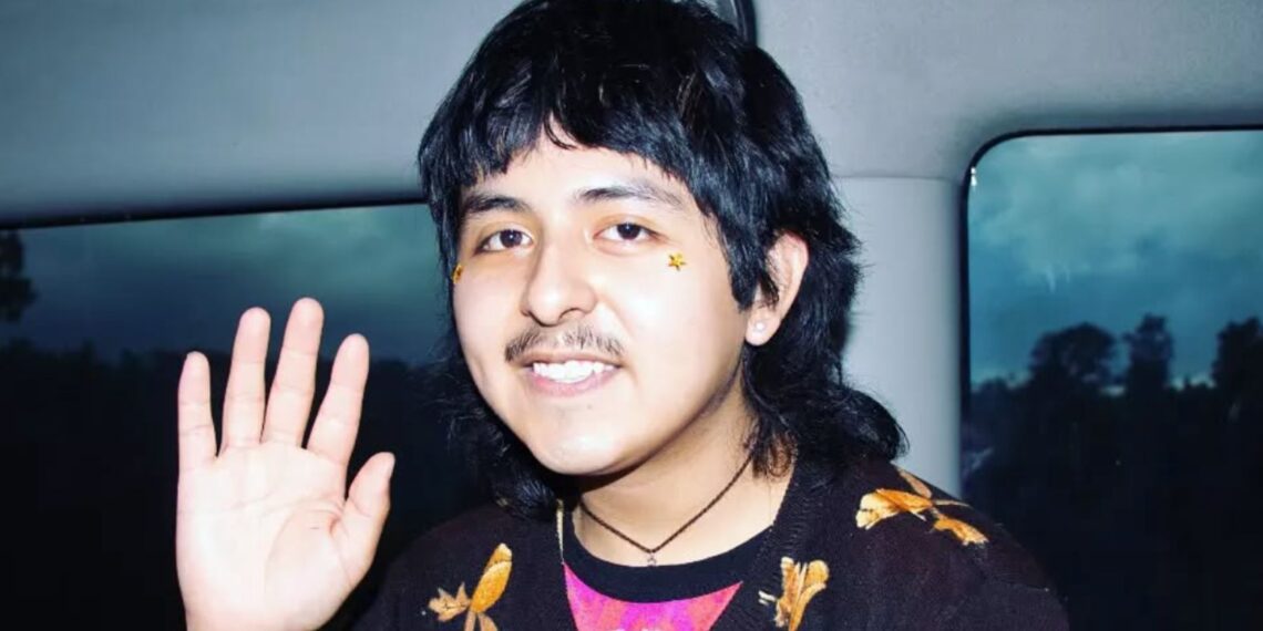 Macario Martínez llega al Tiny Desk tras su pasado como barrendero en CDMX | VIDEO