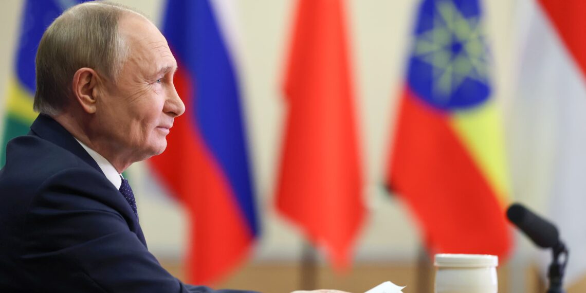 Polonia lanza advertencia a Putin: será detenido si cruza su espacio aéreo para reunión con Trump