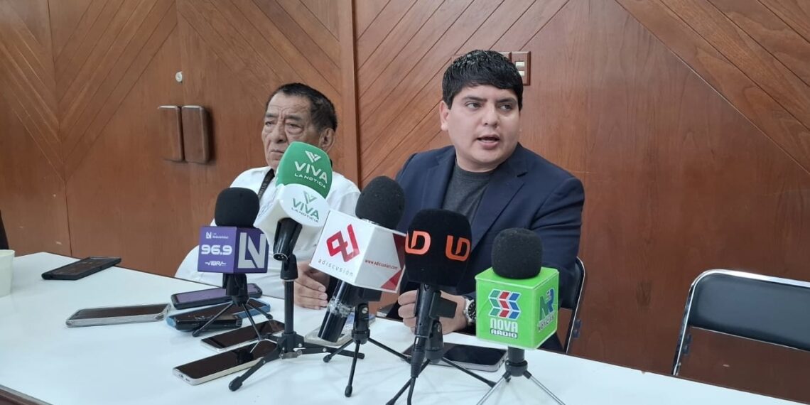 ¡Otra vez! Pedro Lobo arremete contra el cobro de estacionamientos en plazas comerciales