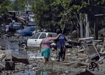 Suman 80 muertos por lluvias extraordinarias en cinco estados
