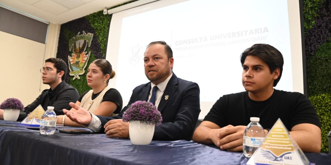 La Comisión de Elecciones y Consultas del H. Consejo Universitario capacita a las y los delegados que se encargarán de la consulta sobre la Reingeniería Integral
