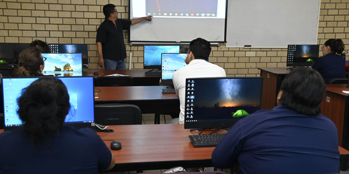 El Centro de Cómputo Universitario invita a ser parte de su oferta educativa a iniciar este mes, desde edición de video hasta las criptomonedas