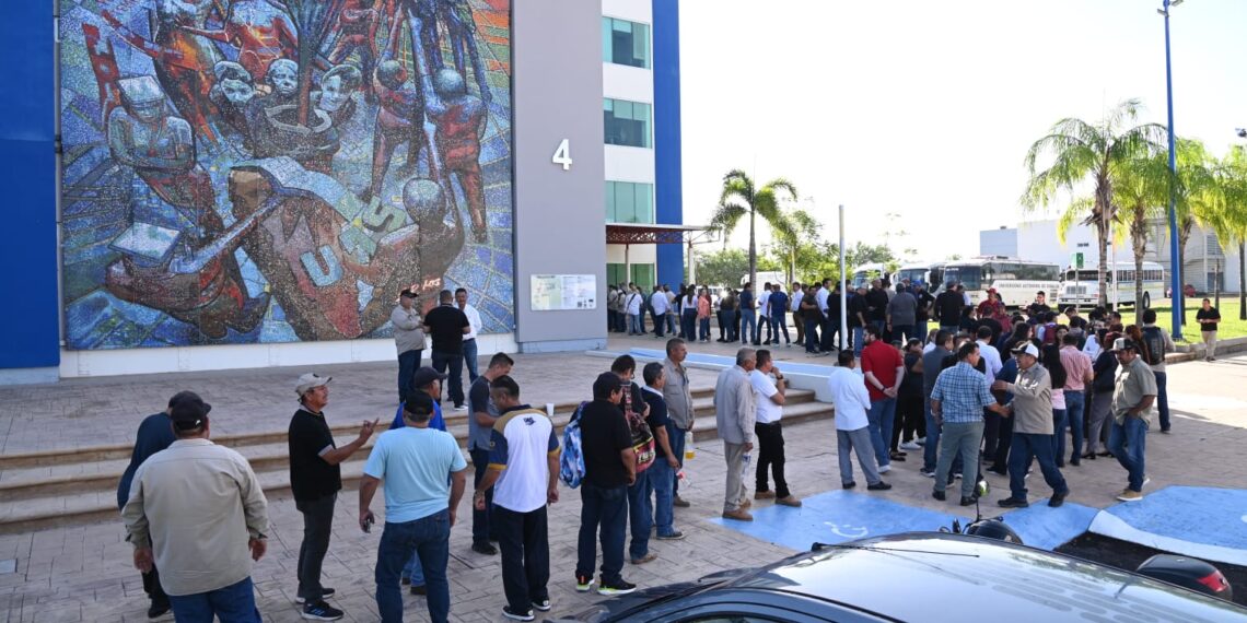 Con la instalación de 345 mesas y 851 urnas, se desarrolla de manera activa, participativa y transparente en todo el estado la Consulta que definirá el futuro de la Reingeniería Integral Universitaria