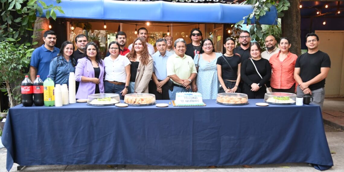 Festeja la Facultad de Filosofía y Letras de la UAS su 43 aniversario con la donación de dos esculturas de alumna de la Escuela de Diseño y Artes Visuales