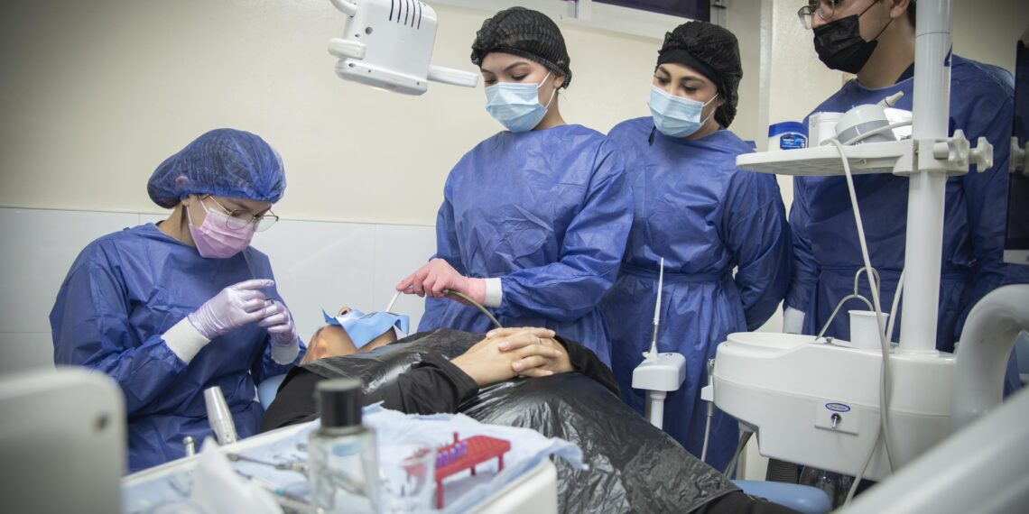 ¡Emblema de la UAS! La Facultad de Odontología, 47 años de historia donde los estudiantes, su formación integral y de calidad, así como la atención de pacientes en sus clínicas es prioridad