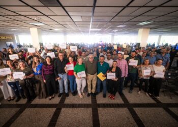 Entrega gobernador Rocha equipamiento para oficios del programa Saber Hacer