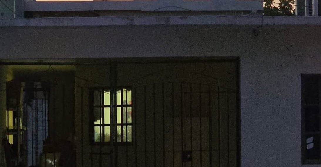 Escena desgarradora en Villas de Cortez: localizan sin vida a abuela colgada en un clóset; su nieto, acuchillado