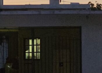 Escena desgarradora en Villas de Cortez: localizan sin vida a abuela colgada en un clóset; su nieto, acuchillado