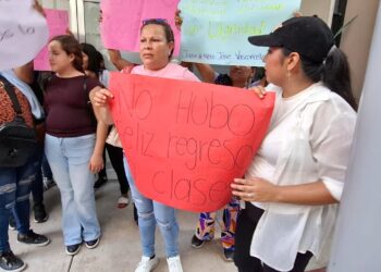 Sin luz ni agua desde julio: madres exigen soluciones para jardín de niños José Vasconcelos en Culiacán
