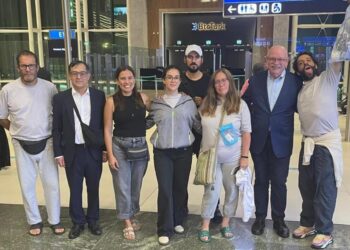 Mexicanos de la Flotilla Global Sumud detenidos por Israel llegan a la CDMX