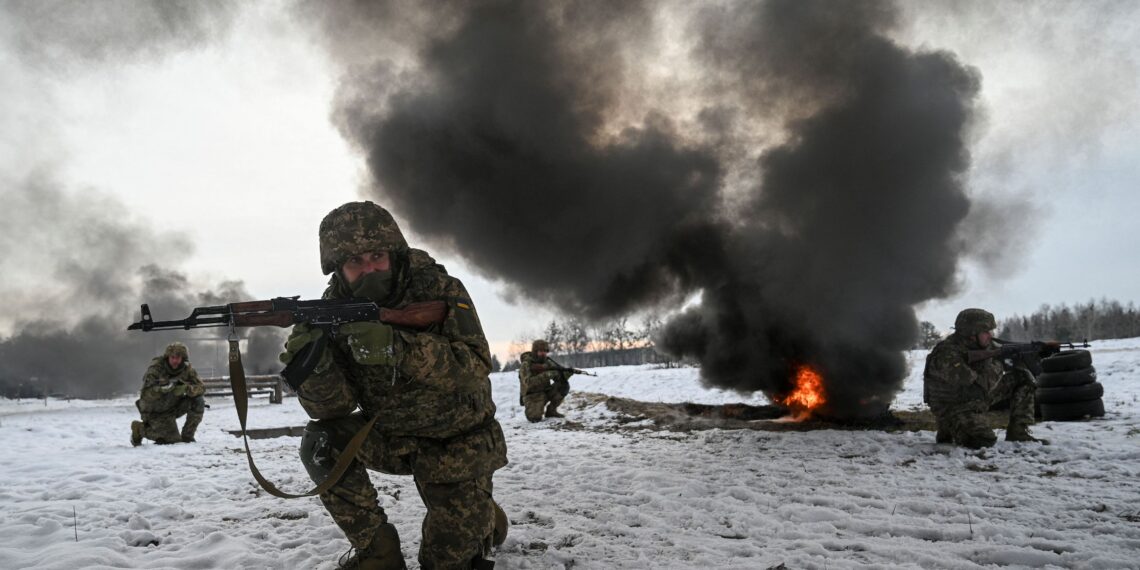 EE.UU. negocia con Rusia en secreto un plan para poner fin a la guerra en Ucrania, asegura medio