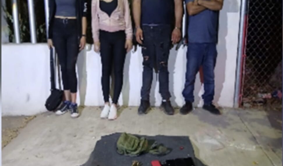 Caen dos mujeres y dos hombres con presunta droga y cartuchos en Culiacán