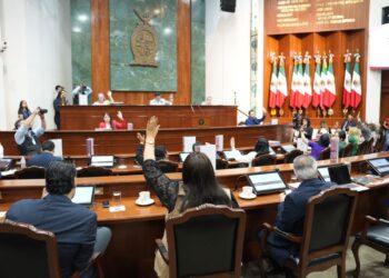 Congreso reestructura ocho Comisiones Permanentes tras salida de Yeraldine Bonilla