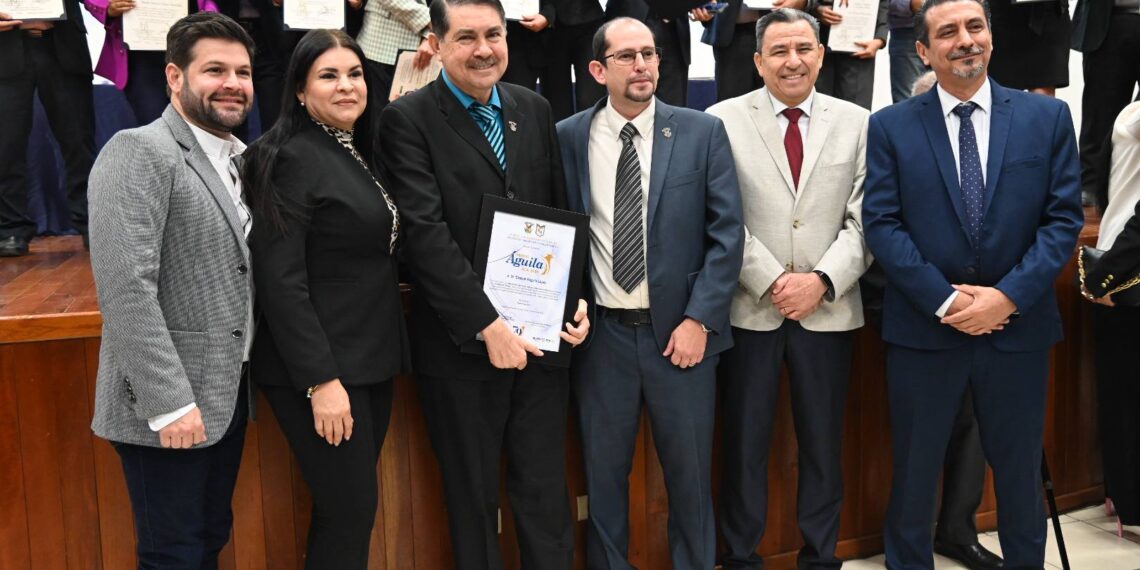 En el marco de su 80 aniversario, la Facultad de Contaduría y Administración de la UAS abre convocatoria para el Premio Águila FCA 2025 y elegir a egresados destacados