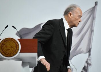 En fast track, Senado aprueba salida de Alejandro Gertz Manero de FGR