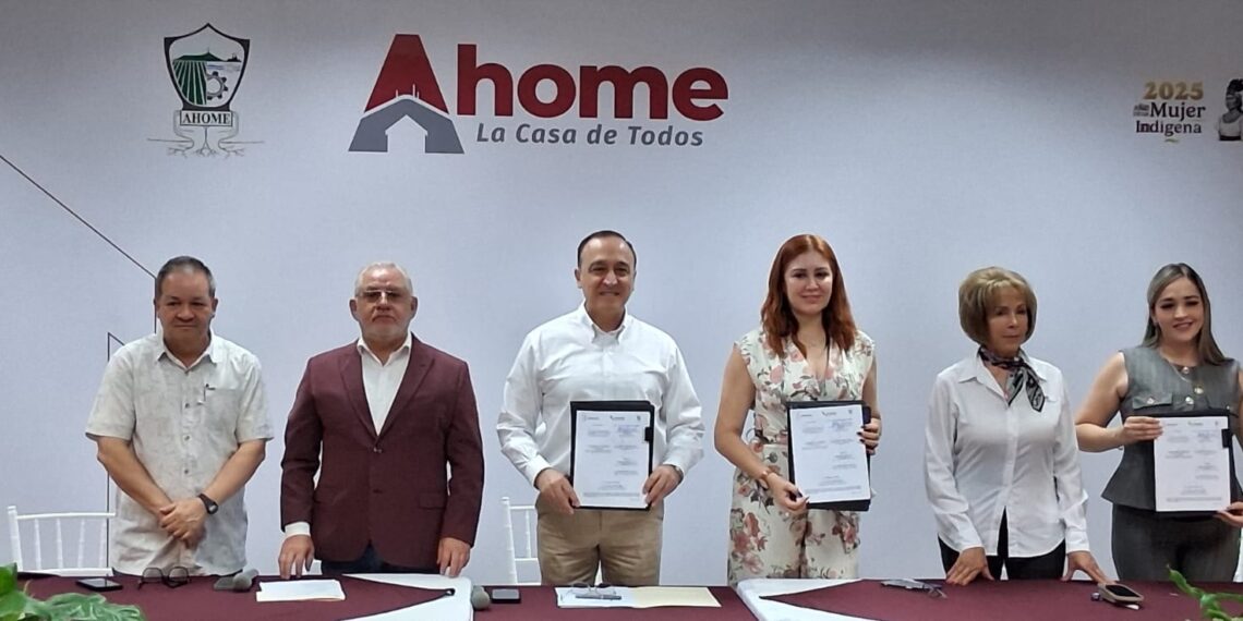 Ayuntamiento de Ahome y Coepriss firman convenio para fortalecer la sanidad y comercialización de productos pesqueros