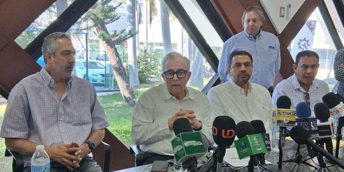 Rocha Moya anuncia apoyo emergente a trigueros ante retraso de pagos federales